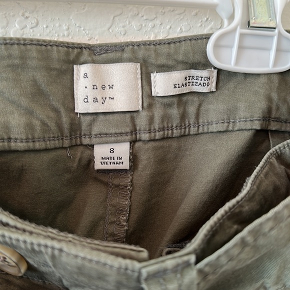 A New Day olive green shorts size 8 high wasted - Picture 4 of 7